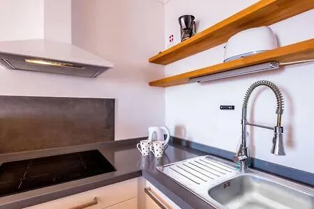 Bonito Con Preciosas Vistas Y Piscina