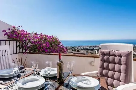 Bonito Con Preciosas Vistas Y Piscina *