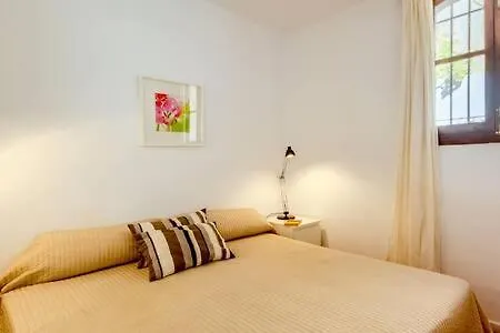 Bonito Con Preciosas Vistas Y Piscina