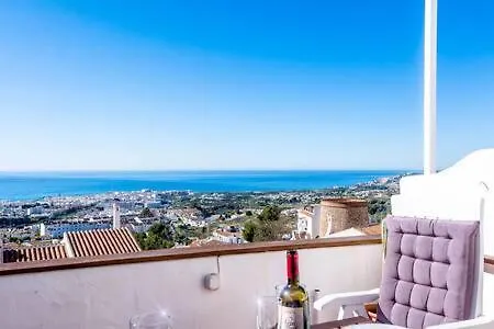 Bonito Con Preciosas Vistas Y Piscina Нерха